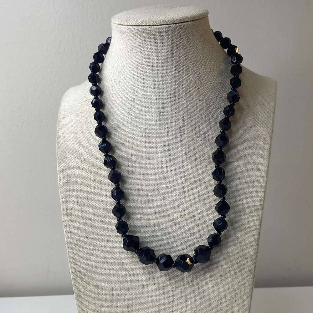 Black beaded necklace - Picture 1 of 3